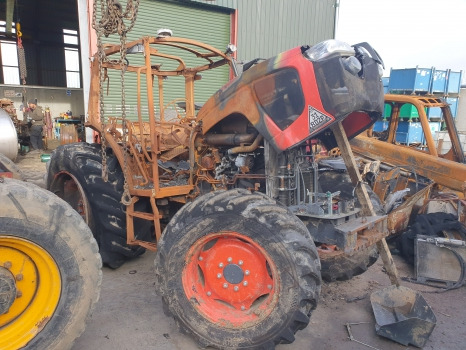Kubota M5092 Front, Rear Axle, Engine, Transmission, Cab, Hydraulic, Lift, Parts - Mootor ja varuosad: pilt 1 Kubota M5092 Front, Rear Axle, Engine, Transmission, Cab, Hydraulic, Lift, Parts - Mootor ja varuosad: pilt 1
