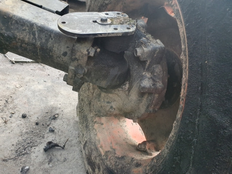 Kubota M5092 Front, Rear Axle, Engine, Transmission, Cab, Hydraulic, Lift, Parts - Mootor ja varuosad: pilt 5 Kubota M5092 Front, Rear Axle, Engine, Transmission, Cab, Hydraulic, Lift, Parts - Mootor ja varuosad: pilt 5