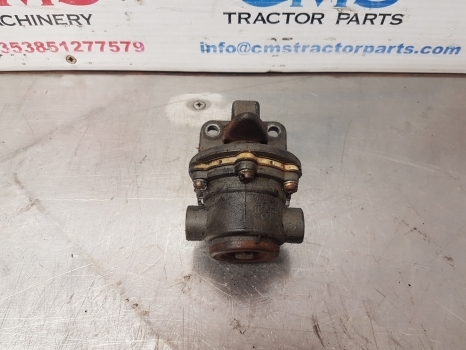Lamboghini 1056, R1156, R1256,r550 Fuel Lift Pump 2.4519.209.0, 0.003.8319.6/10 - Kütusepump - Traktor: pilt 1 Lamboghini 1056, R1156, R1256,r550 Fuel Lift Pump 2.4519.209.0, 0.003.8319.6/10 - Kütusepump - Traktor: pilt 1
