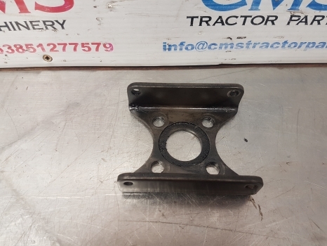 Lamboghini 1056, R714, R724, R584 Fuel Pump Support 0.041.1615.0, 0.053.1615.0 - Kütusepump - Traktor: pilt 2 Lamboghini 1056, R714, R724, R584 Fuel Pump Support 0.041.1615.0, 0.053.1615.0 - Kütusepump - Traktor: pilt 2