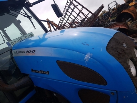 Landini Mythos 90, Mythos 100, Mythos 105 Hood Bonnet 3652905m92, 3652905m94 - Kapotikaas - Traktor: pilt 2 Landini Mythos 90, Mythos 100, Mythos 105 Hood Bonnet 3652905m92, 3652905m94 - Kapotikaas - Traktor: pilt 2
