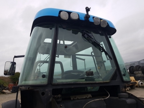 Landini Mythos Series Mythos 100, Mythos 105, Mythos 115 Cab Complete - Kabiin - Traktor: pilt 4 Landini Mythos Series Mythos 100, Mythos 105, Mythos 115 Cab Complete - Kabiin - Traktor: pilt 4