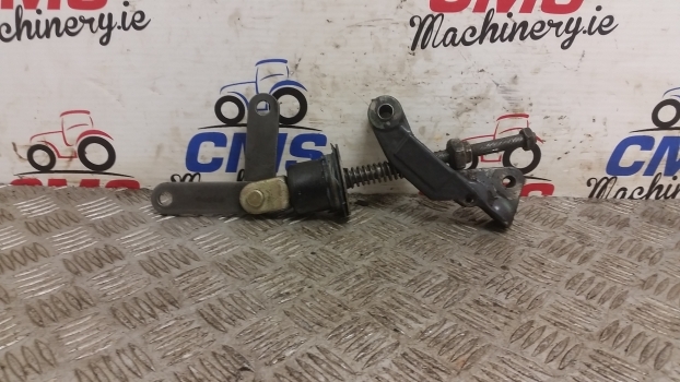 Landini Mythos Series Mythos 115 Brake Pedal Lever Assembly 3304805m92 - Piduriosad - Traktor: pilt 1 Landini Mythos Series Mythos 115 Brake Pedal Lever Assembly 3304805m92 - Piduriosad - Traktor: pilt 1