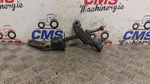 Landini Mythos Series Mythos 115 Brake Pedal Lever Assembly 3304805m92 - Piduriosad - Traktor: pilt 4 Landini Mythos Series Mythos 115 Brake Pedal Lever Assembly 3304805m92 - Piduriosad - Traktor: pilt 4