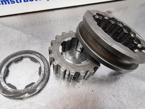 Landini Vision 105, Mccormick, Transmission Sleeve, Hub 3532500m3, 3536269m1 - Käigukast: pilt 4 Landini Vision 105, Mccormick, Transmission Sleeve, Hub 3532500m3, 3536269m1 - Käigukast: pilt 4
