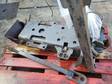 Raam/ Konstruktsioon Massey Feguson Valtra S374 Pick Up Hitch Complete Dromore Mf Z15 4387554m92: pilt 9