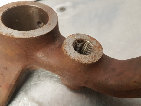 Massey Ferguson 100, 200 Series 50, 50b Fron Axle Steering Arm 1671335m1 - Juhtimine - Traktor: pilt 4 Massey Ferguson 100, 200 Series 50, 50b Fron Axle Steering Arm 1671335m1 - Juhtimine - Traktor: pilt 4