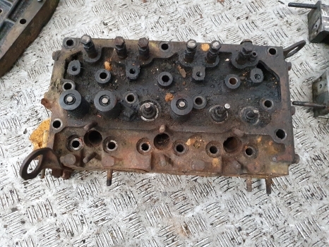 Massey Ferguson 133, 135, 140, 145, 148, 150, Ad3.152 Cylinder Head 86550 - Mootori pea - Traktor: pilt 1 Massey Ferguson 133, 135, 140, 145, 148, 150, Ad3.152 Cylinder Head 86550 - Mootori pea - Traktor: pilt 1
