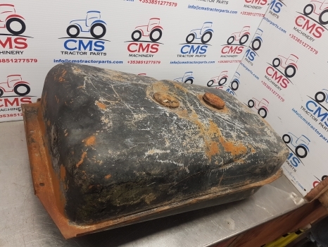 Massey Ferguson 135, 100series Fuel Tank Original , Check Measurement 1861644m91 - Kütusepaak - Traktor: pilt 2 Massey Ferguson 135, 100series Fuel Tank Original , Check Measurement 1861644m91 - Kütusepaak - Traktor: pilt 2