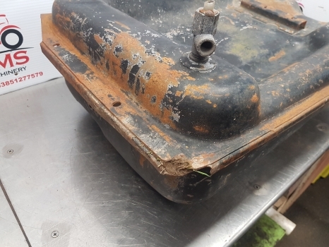 Massey Ferguson 135, 100series Fuel Tank Original , Check Measurement 1861644m91 - Kütusepaak - Traktor: pilt 5 Massey Ferguson 135, 100series Fuel Tank Original , Check Measurement 1861644m91 - Kütusepaak - Traktor: pilt 5