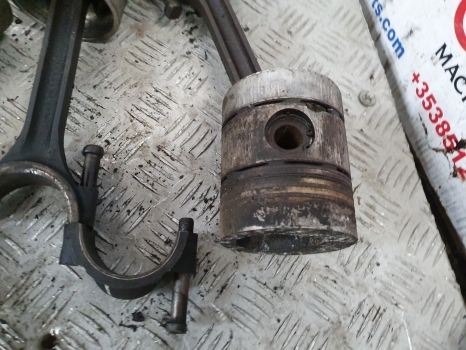 Massey Ferguson 135, 140, 145 Ad3.152 Pistons Set, Con Rod, 82111, 84774, 84957 - Kolvid/ Rõngad/ Puksid - Traktor: pilt 4 Massey Ferguson 135, 140, 145 Ad3.152 Pistons Set, Con Rod, 82111, 84774, 84957 - Kolvid/ Rõngad/ Puksid - Traktor: pilt 4