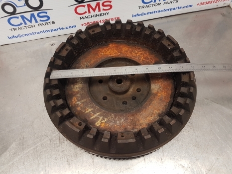 Massey Ferguson 135, 165, 150, 245 Engine Flywheel 734861m91, 31216166 - Pöördratas - Traktor: pilt 5 Massey Ferguson 135, 165, 150, 245 Engine Flywheel 734861m91, 31216166 - Pöördratas - Traktor: pilt 5