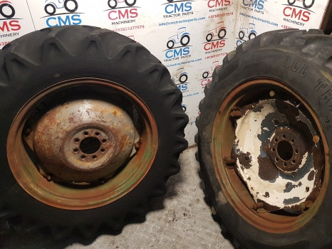 Massey Ferguson 135, 35 David Brown, Ford 2000, 3000 Wheel Pair 12.4-23 - Komplektne ratas - Põllutööseade: pilt 4 Massey Ferguson 135, 35 David Brown, Ford 2000, 3000 Wheel Pair 12.4-23 - Komplektne ratas - Põllutööseade: pilt 4