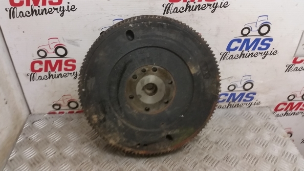 Massey Ferguson 135 Engine Flywheel Assembly 11 Inches Clutch Disc - Pöördratas - Traktor: pilt 1 Massey Ferguson 135 Engine Flywheel Assembly 11 Inches Clutch Disc - Pöördratas - Traktor: pilt 1
