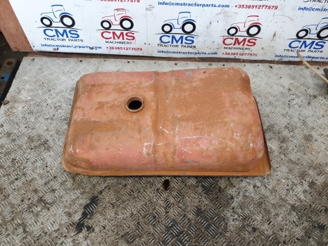 Massey Ferguson 135 Original Fuel Tank 897401m91, 897390m91, 897390m91 - Kütusepaak - Traktor: pilt 1 Massey Ferguson 135 Original Fuel Tank 897401m91, 897390m91, 897390m91 - Kütusepaak - Traktor: pilt 1