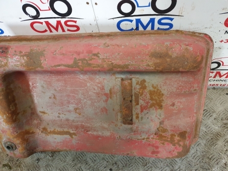 Massey Ferguson 135 Solid Original Fuel Tank 897401m91, 897390m91, 897390m91 - Kütusepaak - Traktor: pilt 5 Massey Ferguson 135 Solid Original Fuel Tank 897401m91, 897390m91, 897390m91 - Kütusepaak - Traktor: pilt 5