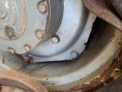 Massey Ferguson 265, 275, 290, 690, 699 Front Wheel Centre Dish 13.6r24 - Rehvid ja veljed - Põllutööseade: pilt 1 Massey Ferguson 265, 275, 290, 690, 699 Front Wheel Centre Dish 13.6r24 - Rehvid ja veljed - Põllutööseade: pilt 1