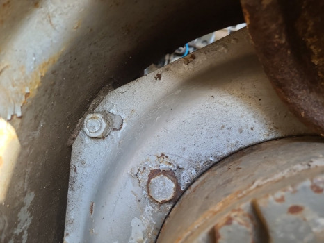 Massey Ferguson 265, 275, 290, 690, 699 Front Wheel Centre Dish 13.6r24 - Rehvid ja veljed - Põllutööseade: pilt 3 Massey Ferguson 265, 275, 290, 690, 699 Front Wheel Centre Dish 13.6r24 - Rehvid ja veljed - Põllutööseade: pilt 3