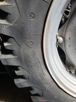 Massey Ferguson 265, 275, 290 Rear Wheel And Tyre 16.9r34 - Komplektne ratas: pilt 4 Massey Ferguson 265, 275, 290 Rear Wheel And Tyre 16.9r34 - Komplektne ratas: pilt 4