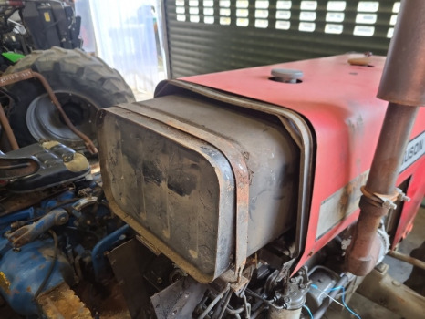 Massey Ferguson 275, 290 Fuel Tank 1876532m94 - Kütusepaak: pilt 1 Massey Ferguson 275, 290 Fuel Tank 1876532m94 - Kütusepaak: pilt 1