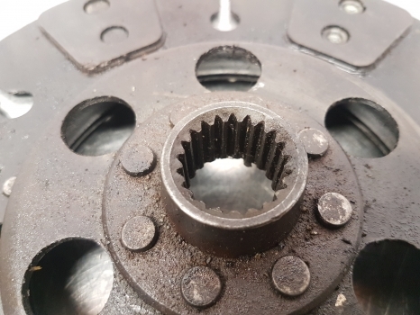 Massey Ferguson 290, 375, 390, 365, 275 Cluth Disc 21 Splines 3701008m91 - Siduriketas - Traktor: pilt 2 Massey Ferguson 290, 375, 390, 365, 275 Cluth Disc 21 Splines 3701008m91 - Siduriketas - Traktor: pilt 2