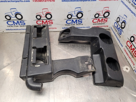 Massey Ferguson 4245, 4255, 4355 Cab Air Vent 3806427m3, 3806426m3 - Kliimaseadme osa: pilt 5 Massey Ferguson 4245, 4255, 4355 Cab Air Vent 3806427m3, 3806426m3 - Kliimaseadme osa: pilt 5