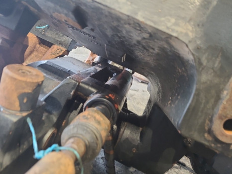 Massey Ferguson 4255 Ag105 Front Axle Steering Cylinder 3429989m91 - Juhtimine: pilt 4 Massey Ferguson 4255 Ag105 Front Axle Steering Cylinder 3429989m91 - Juhtimine: pilt 4