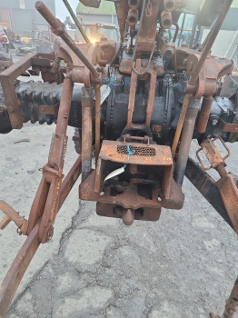 Massey Ferguson 4255 Pick Up Hitch For Parts - Raam/ Konstruktsioon - Põllutööseade: pilt 5 Massey Ferguson 4255 Pick Up Hitch For Parts - Raam/ Konstruktsioon - Põllutööseade: pilt 5