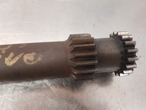 Massey Ferguson 50,135,150, 235, 595, 275, 290 Rear Pto Drive Shaft 886366m91 - Veovõll - Traktor: pilt 3 Massey Ferguson 50,135,150, 235, 595, 275, 290 Rear Pto Drive Shaft 886366m91 - Veovõll - Traktor: pilt 3