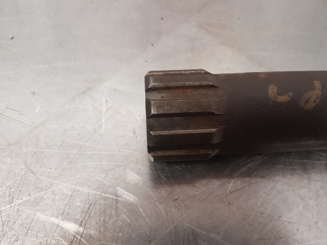 Massey Ferguson 50,135,150, 235, 595, 275, 290 Rear Pto Drive Shaft 886366m91 - Veovõll - Traktor: pilt 2 Massey Ferguson 50,135,150, 235, 595, 275, 290 Rear Pto Drive Shaft 886366m91 - Veovõll - Traktor: pilt 2