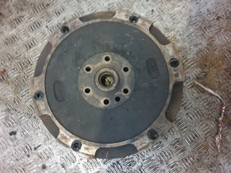 Massey Ferguson 50b Engine Flywheel 31215680 - Pöördratas: pilt 1 Massey Ferguson 50b Engine Flywheel 31215680 - Pöördratas: pilt 1