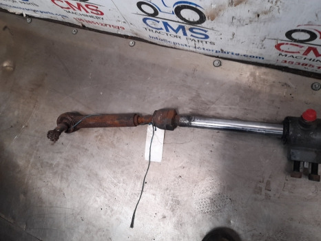 Massey Ferguson 5455 Front Axle Steering Cylinder 7302464901, 7302464903 - Juhtimine: pilt 5 Massey Ferguson 5455 Front Axle Steering Cylinder 7302464901, 7302464903 - Juhtimine: pilt 5