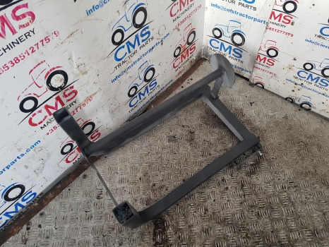 Massey Ferguson 5612, 5613, 5611, 5712 Fuel Tank Support Bracket Lhs 4356814m91 - Kütusepaak: pilt 4 Massey Ferguson 5612, 5613, 5611, 5712 Fuel Tank Support Bracket Lhs 4356814m91 - Kütusepaak: pilt 4