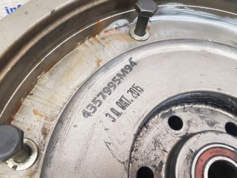 Massey Ferguson 5612, 5712, 5613, 5713 Flywheel Complete 4357995m94 - Pöördratas: pilt 4 Massey Ferguson 5612, 5712, 5613, 5713 Flywheel Complete 4357995m94 - Pöördratas: pilt 4