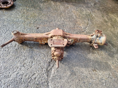 Massey Ferguson 575, 590, 285 Front Axle Housing Beam 1426470, 1426468m91 - Esitelg: pilt 1 Massey Ferguson 575, 590, 285 Front Axle Housing Beam 1426470, 1426468m91 - Esitelg: pilt 1