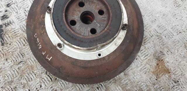 Massey Ferguson 6160, 6260, 3085 Flywheel Assy 3713969m92, 1619032m1, 3714122m4 - Pöördratas - Traktor: pilt 4 Massey Ferguson 6160, 6260, 3085 Flywheel Assy 3713969m92, 1619032m1, 3714122m4 - Pöördratas - Traktor: pilt 4
