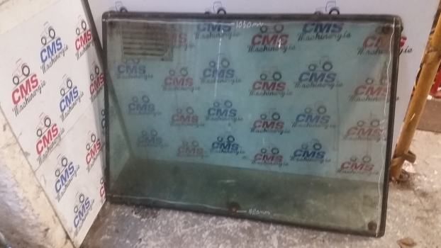 Massey Ferguson 690 Cab Frong Glass Windscreen Tg1246 - Esiklaas - Traktor: pilt 1 Massey Ferguson 690 Cab Frong Glass Windscreen Tg1246 - Esiklaas - Traktor: pilt 1