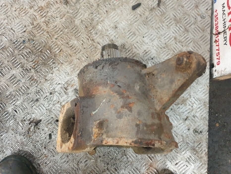 Massey Ferguson 699, 698 Front Swivel Housing Spindle Rhs 3426051m3 - Käändtelg - Traktor: pilt 5 Massey Ferguson 699, 698 Front Swivel Housing Spindle Rhs 3426051m3 - Käändtelg - Traktor: pilt 5