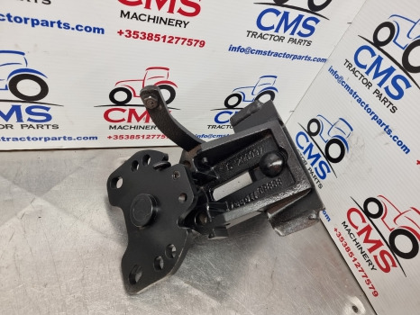 Massey Ferguson 7719, Claas, Mf, Front Mudguard Bracket Kit Rh 4273671m1 - Poritiib: pilt 4 Massey Ferguson 7719, Claas, Mf, Front Mudguard Bracket Kit Rh 4273671m1 - Poritiib: pilt 4