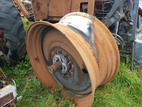 Massey Ferguson 7719s, 7719, 7720, 7620, 7619 Rear Wheel Rim 20x42 4355999m92 - Velg - Põllutööseade: pilt 1 Massey Ferguson 7719s, 7719, 7720, 7620, 7619 Rear Wheel Rim 20x42 4355999m92 - Velg - Põllutööseade: pilt 1
