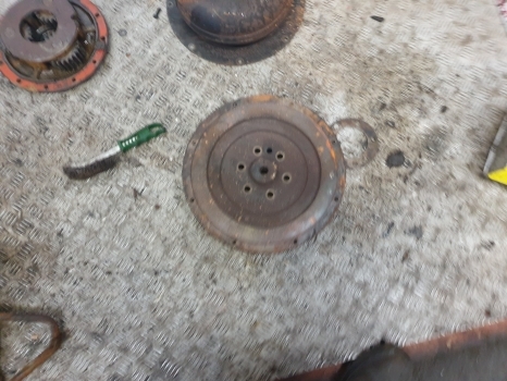 Massey Ferguson Engine Flywheel Assembly 3121e01a/2to Fit Perkins 203 Engine - Pöördratas - Traktor: pilt 3 Massey Ferguson Engine Flywheel Assembly 3121e01a/2to Fit Perkins 203 Engine - Pöördratas - Traktor: pilt 3