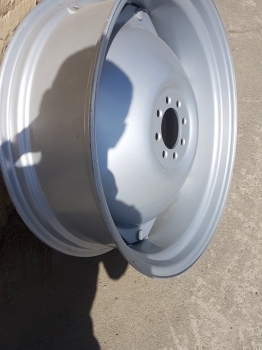 Massey Ferguson, Fordson, Ford, David Brown Rear Wheel Assembly W10x28 - Velg - Traktor: pilt 4 Massey Ferguson, Fordson, Ford, David Brown Rear Wheel Assembly W10x28 - Velg - Traktor: pilt 4