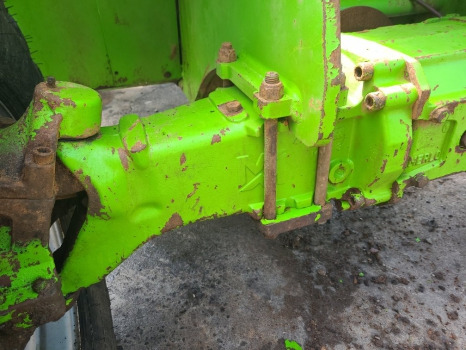 Merlo P28.7 Kt Front Axle Housing Rhs 47651 - Esitelg - Teleskooplaadur: pilt 1 Merlo P28.7 Kt Front Axle Housing Rhs 47651 - Esitelg - Teleskooplaadur: pilt 1