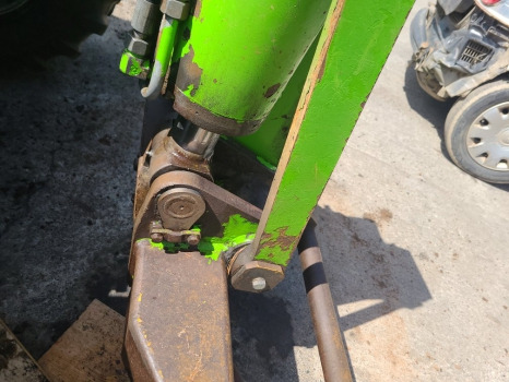 Merlo P28.7 Kt Headstock - Kiirühendus - Teleskooplaadur: pilt 3 Merlo P28.7 Kt Headstock - Kiirühendus - Teleskooplaadur: pilt 3
