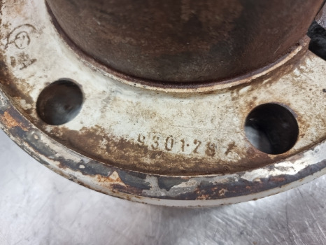 Ford Tw15, Tw10, Tw20, Wheel Wedges Pair Welded D6nn1n035a, D9nn1n036aa - Muu seadmestik: pilt 3 Ford Tw15, Tw10, Tw20, Wheel Wedges Pair Welded D6nn1n035a, D9nn1n036aa - Muu seadmestik: pilt 3