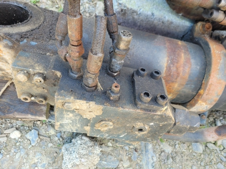 Hyundai Hx220lc Boom Lift Ram Check, Safety Lock Valve 31q6-55012gg - Muu seadmestik: pilt 1 Hyundai Hx220lc Boom Lift Ram Check, Safety Lock Valve 31q6-55012gg - Muu seadmestik: pilt 1