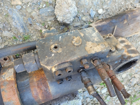 Hyundai Hx220lc Boom Lift Ram Check, Safety Lock Valve 31q6-55012gg - Muu seadmestik: pilt 4 Hyundai Hx220lc Boom Lift Ram Check, Safety Lock Valve 31q6-55012gg - Muu seadmestik: pilt 4