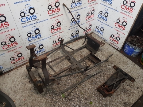 New Holland 8360, 8260, 8160, Tm120, Tm140 Bonnet, Hood Support Kit 82006312 - Kapotikaas - Traktor: pilt 4 New Holland 8360, 8260, 8160, Tm120, Tm140 Bonnet, Hood Support Kit 82006312 - Kapotikaas - Traktor: pilt 4