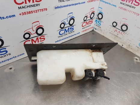 New Holland Case Maxxum Windshield Washer Reservoir 82030995, 82030996, 82030994 - Klaasipuhasti - Põllutööseade: pilt 3 New Holland Case Maxxum Windshield Washer Reservoir 82030995, 82030996, 82030994 - Klaasipuhasti - Põllutööseade: pilt 3