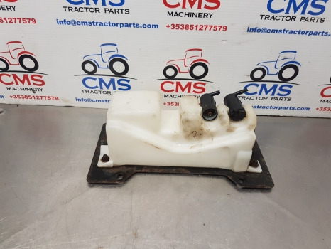 New Holland Case Maxxum Windshield Washer Reservoir 82030995, 82030996, 82030994 - Klaasipuhasti - Põllutööseade: pilt 1 New Holland Case Maxxum Windshield Washer Reservoir 82030995, 82030996, 82030994 - Klaasipuhasti - Põllutööseade: pilt 1